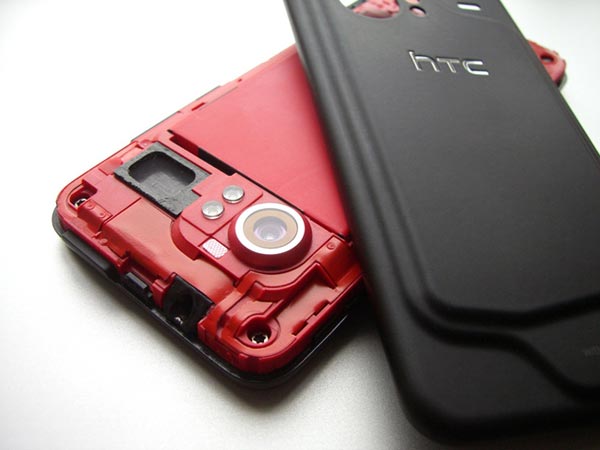 HTC 1 HTC утроила прибыль