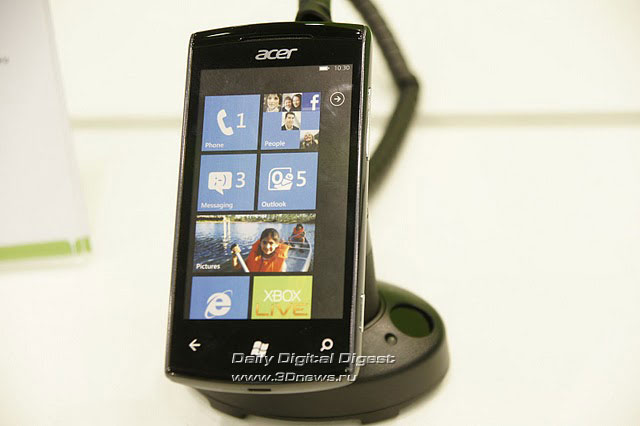 Acer-W4_1.jpg