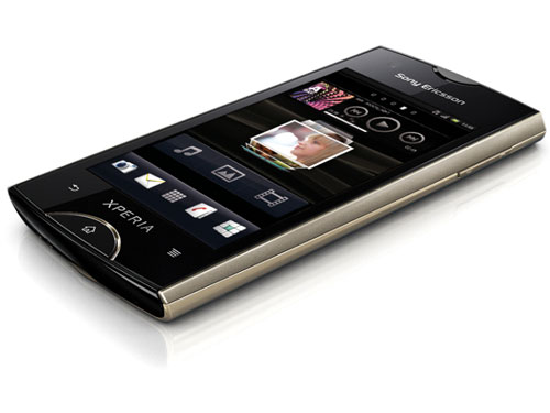 Стартовали продажи смартфона Sony Ericsson Xperia ray в России.