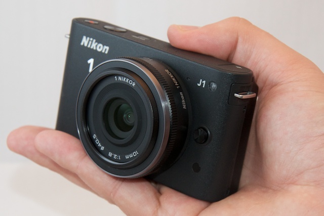   Nikon J1