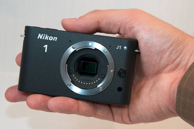  Nikon J1