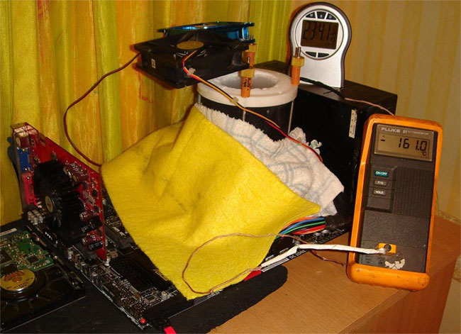 Gulftown �� �������: Core i7-990X EE@7125 ���