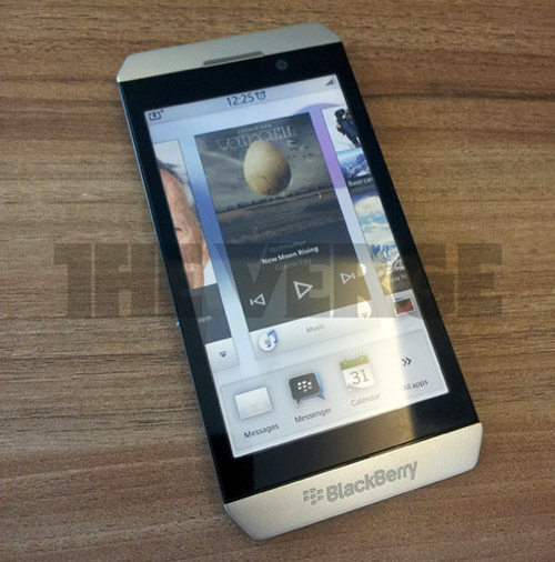 RIM задерживает запуск смартфона с BlackBerry 10 на конец 2012 года