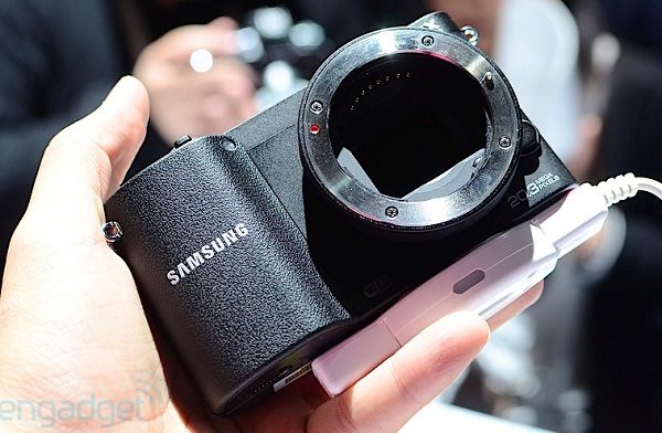  3DNews знакомство с камерами Samsung Nx1000_1