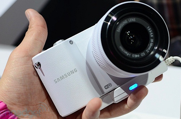  3DNews знакомство с камерами Samsung Nx1000_2