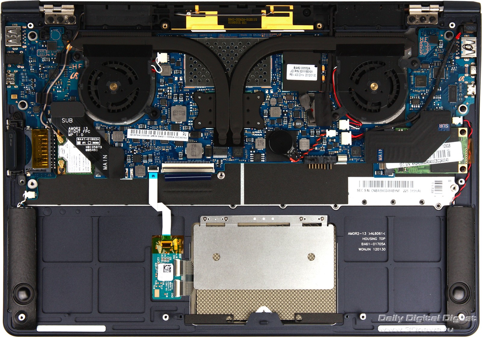 s900x3c-inside-3.jpg
