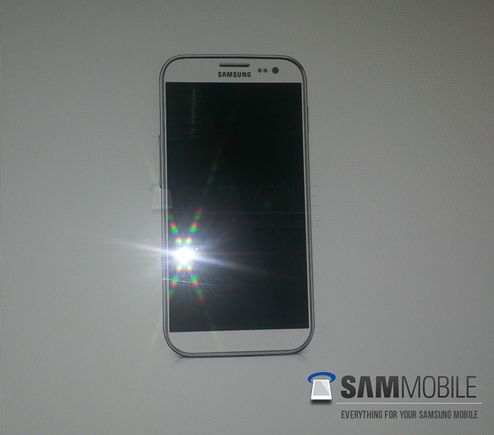 Слухи: Samsung представит флагман Galaxy S IV 15 марта?
