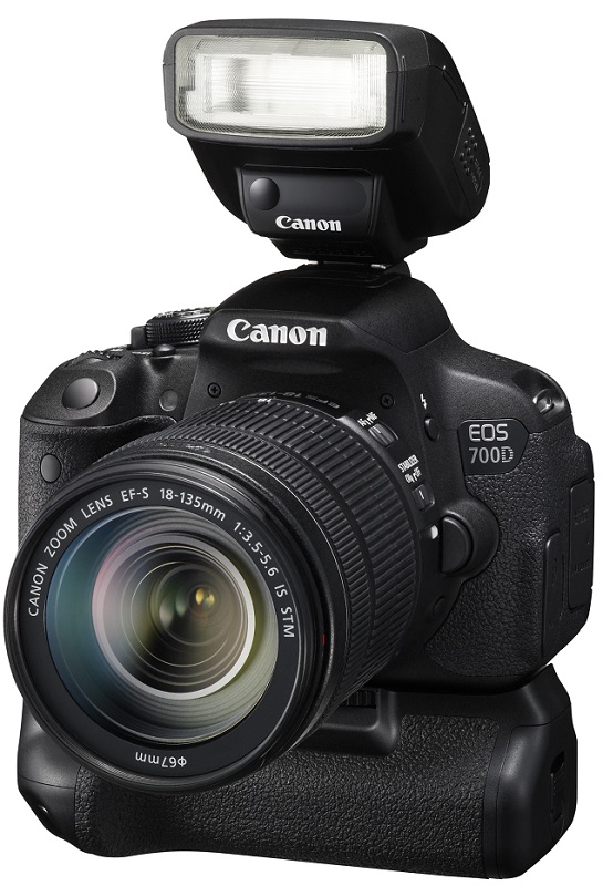 EOS_700D_FSL_SPEEDLITE_270EXII_BG-E9_w_EF-S_18-135mm_IS_STM.jpg