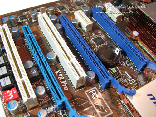 MSI X58 Pro слоты