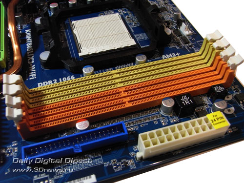 ASRock K10N780SLIX3-WiFi DIMM