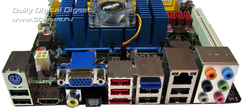 ASUS AT3N7A-I задняя панель