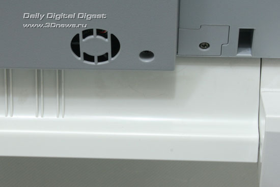 OKI MC360. Кулер на днище сканера