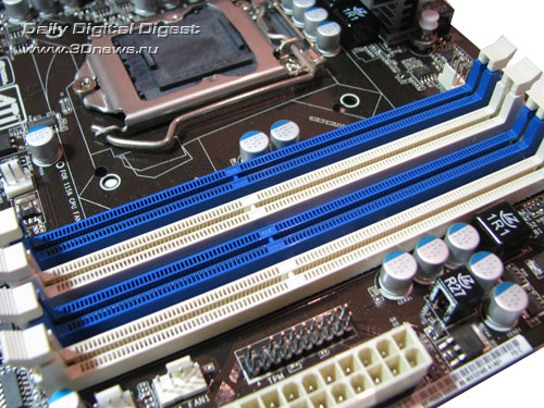 ASRock P55 Deluxe3 DIMMs