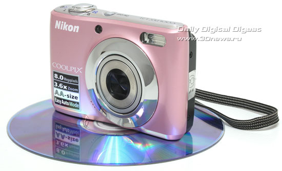 Nikon Coolpix L21. Вид общий. Объектив в крайнем ШУ положении Nikon Coolpix L21. Вид общий. Объектив в крайнем ШУ положении