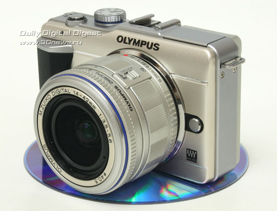 Olympus PEN E-PL1. Вид общий. Объектив в транспортном положении Olympus PEN E-PL1. Вид общий. Объектив в транспортном положении