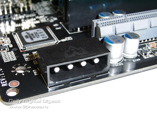 Sapphire P67 Hydra разъем питания 1