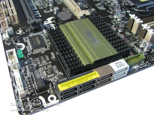 ASUS Sabertooth P67 угол