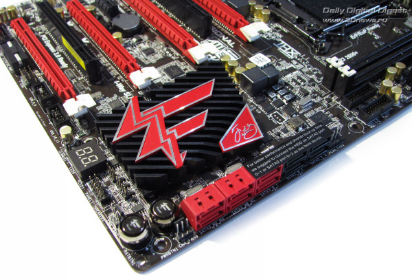  ASRock Fatal1ty X79 Professional угол 
