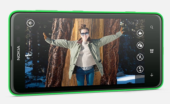 Смарфтон Nokia Lumia 625 с 4,7