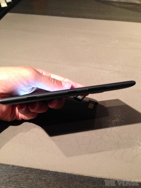 Фаблет Nokia Lumia 1520 сфотографировали рядом с Sony Xperia Z1