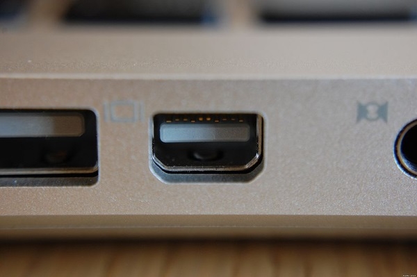 Mini-DisplayPort на Apple MacBook