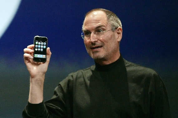 Steve Jobs announces first iPhone (Reuters) 