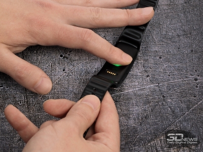  Samsung Galaxy Gear Fit: heart rate monitor in action 