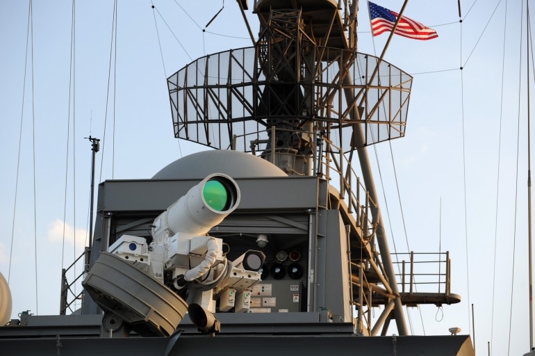 http://www.3dnews.ru/assets/external/illustrations/2014/12/11/906609/us-navy-laser-weapon-1.JPG