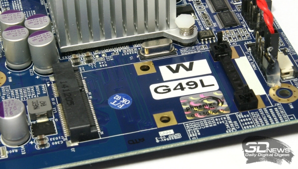  Слот Mini PCI-E на системной плате 