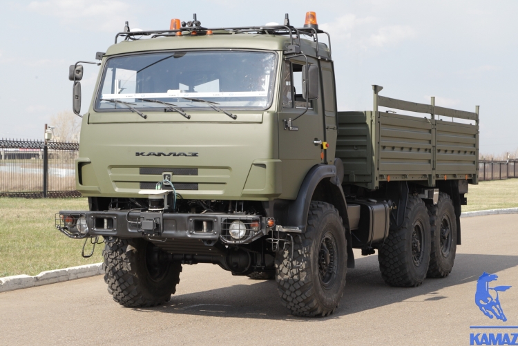 Беспилотные грузовики будут тестировать на платной трассе М11 Москва–Санкт-Петербург