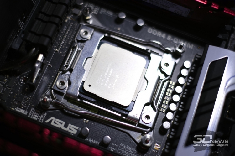 Многоядерный процессор Intel в форм-факторе LGA2011-3
