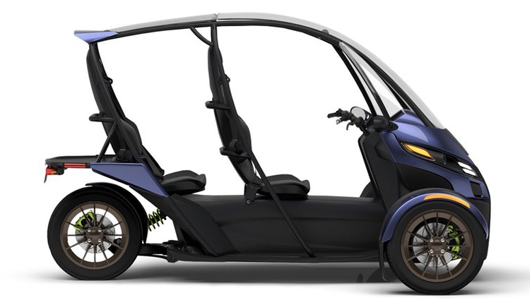 Представлен гибрид мотоцикла и мини-автомобиля с электрическим приводом
