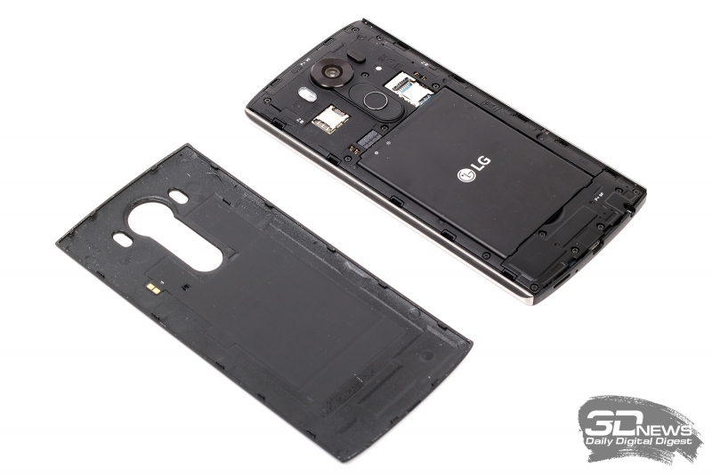  LG V10 – вид со снятой задней крышкой 
