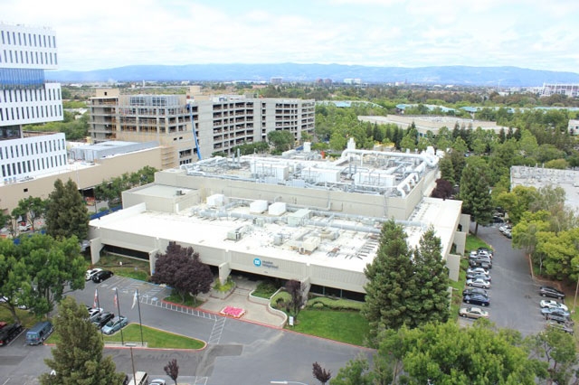 Apple покупает полупроводниковый завод в Калифорнии"