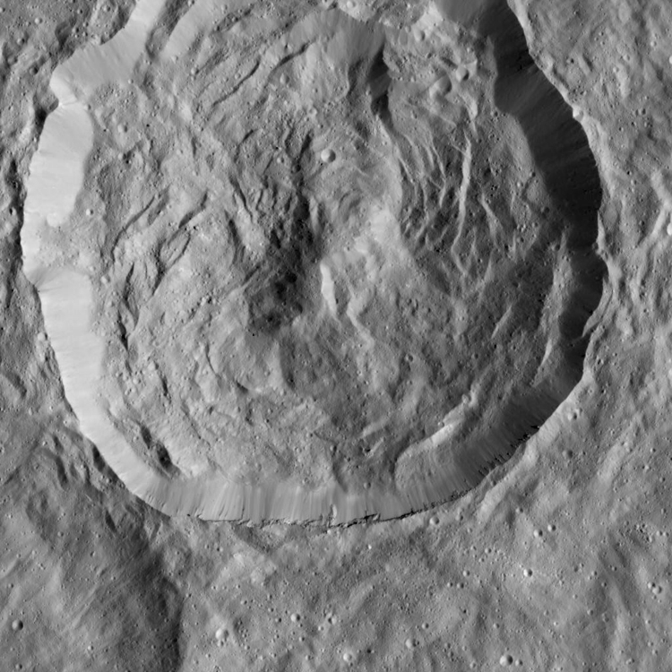Фото дня: загадочные отложения и образования в кратерах Цереры