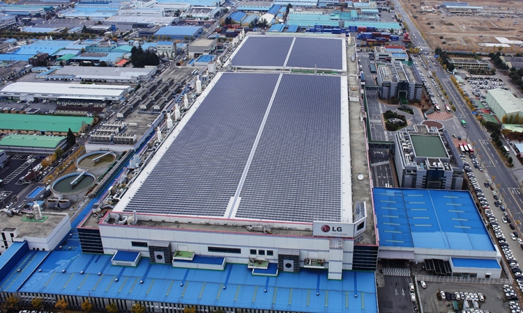 LG намерена увеличить производство солнечных панелей втрое к 2020 году