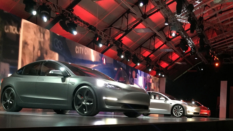 Tesla Model 3: презентация, характеристики, анализ