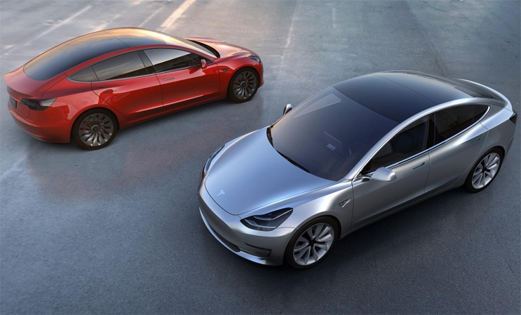 Tesla Model 3: дебют «народного» электромобиля стоимостью $35 000"