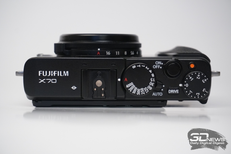  Fujifilm X70, верхняя панель 