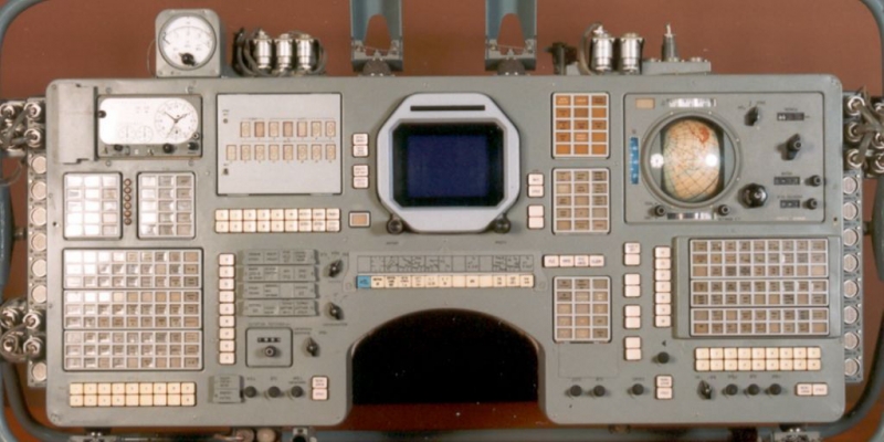 Пульт космонавтов спускаемого аппарата корабля «Союз-Т». Фото с сайта