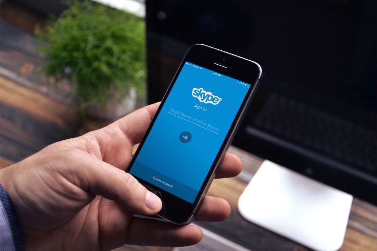 Siri теперь может отправлять сообщения контактам Skype