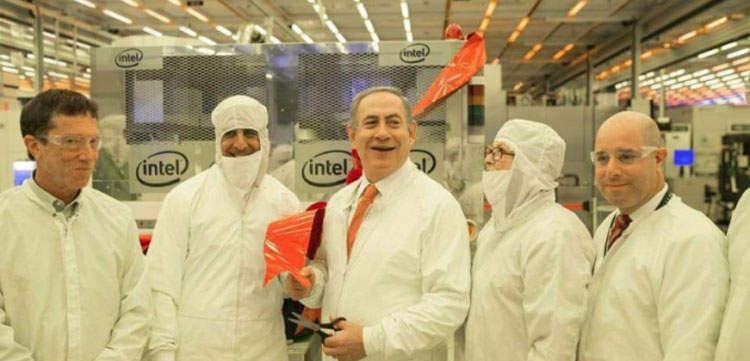 Премьер-министр Израиля открывает обновлённые линии на заводе Fab 28 (Photo: Kobi Gideon / Government Press Office)
