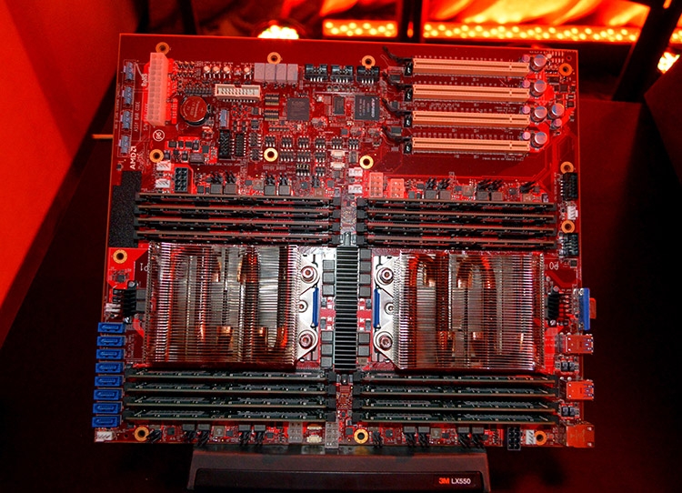  AMD Naples - Socket SP3 