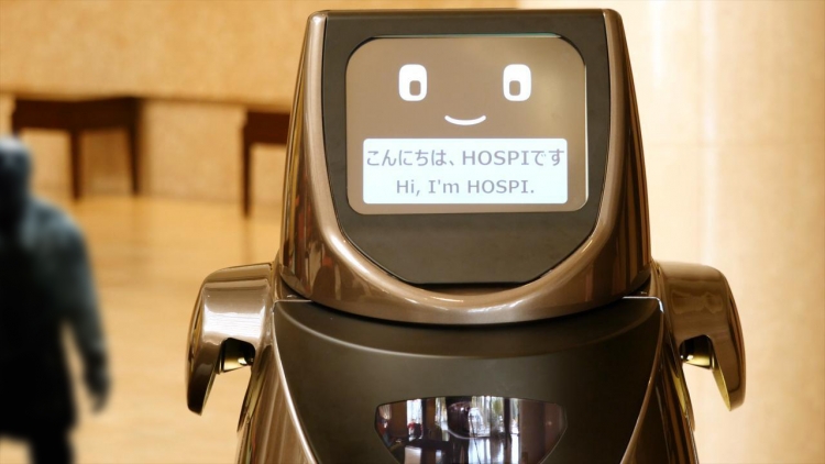 Робот Panasonic HOSPI(R) примется за развозку еды и питья"