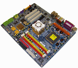 Gigabyte 8I955X-Royal �� ������� Intel 955X