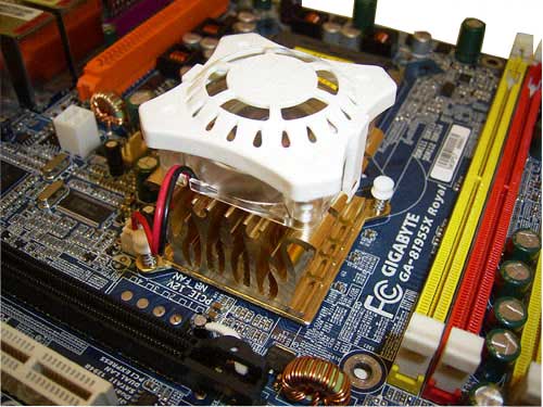 Gigabyte 8I955X-Royal на чипсете Intel 955X