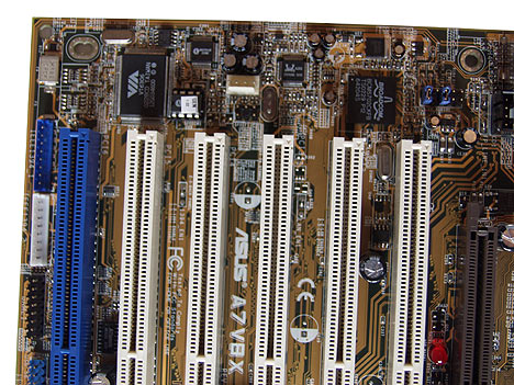 Asus A7V8X Slots
