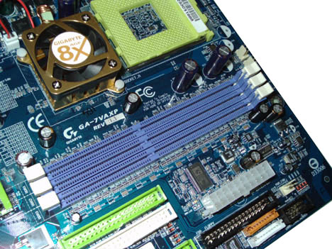 Gigabyte 7VAXP Dimm
