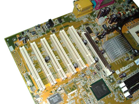 Albatron PX845E Slots