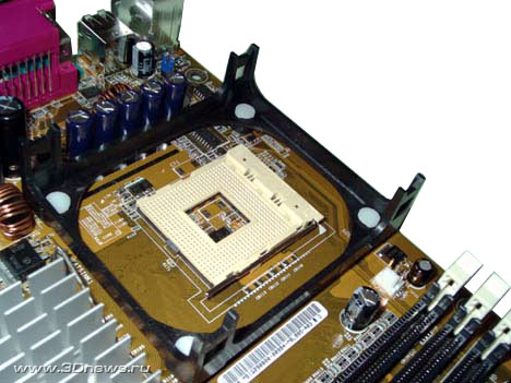 Asus P4PE Socket